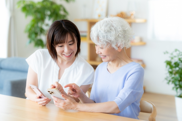 おそうじ本舗の浴室クリーニングを利用する親子