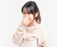 コンセントがクサいのはなぜ？危険？異臭の対処法と変な匂いの原因を徹底解説（まとめ）