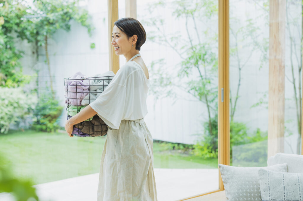屋根裏部屋に駆除するべき害虫が入っていない爽やかな家の様子