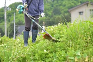 斜面法面傾斜地の草刈り