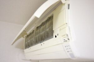 賃貸のカビだらけのエアコン