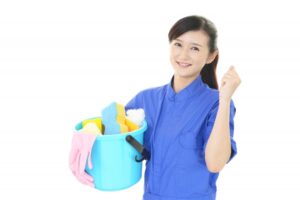 口コミが気になっているくらしのマーケットのハウスクリーニング業者の女性スタッフ