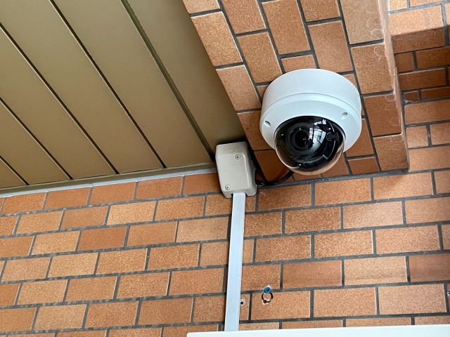 DIYで壁に穴開けたくない時におすすめの防犯カメラタイプ