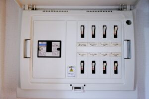 漏電ブレーカーと安全ブレーカーの違いとは？仕組み・役割・選び方を徹底解説