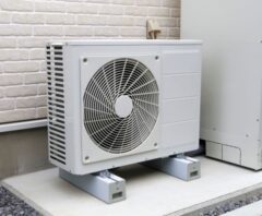 室外機の蜂の巣