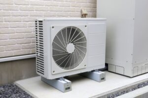 室外機の蜂の巣