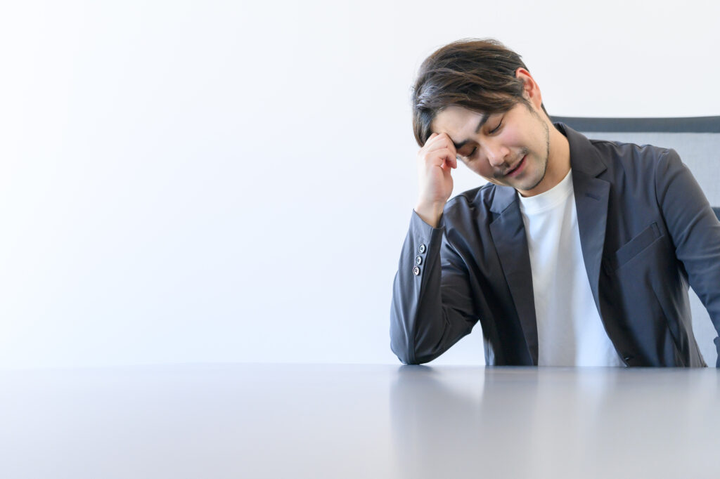 ゴキブリ駆除業者が効果なしで困っている様子