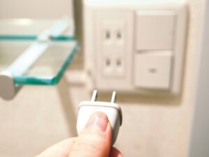洗面台のコンセントを交換したい時の対処法｜依頼先や費用相場を徹底解説