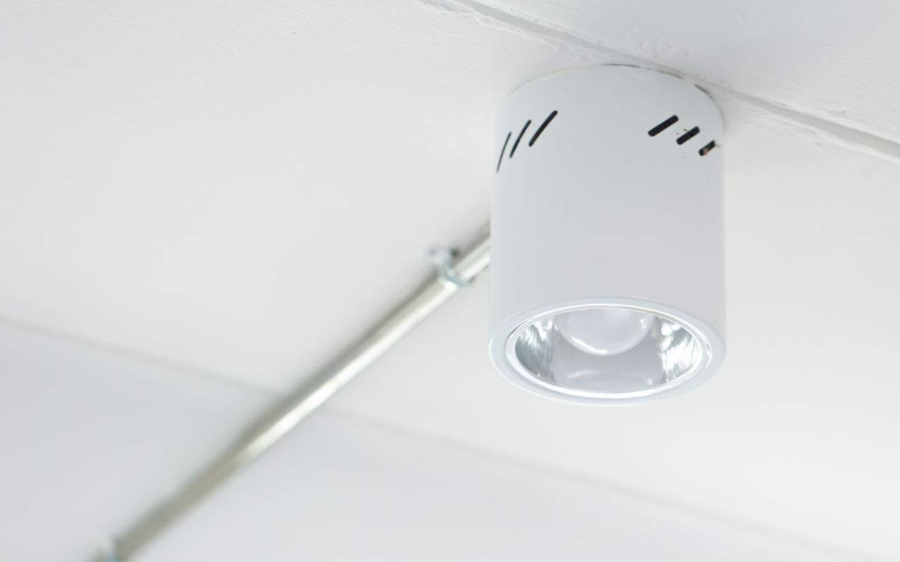エディオンの照明器具の取り付け工事費用