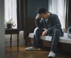 ベッドの下にゴキブリがいて困っている人