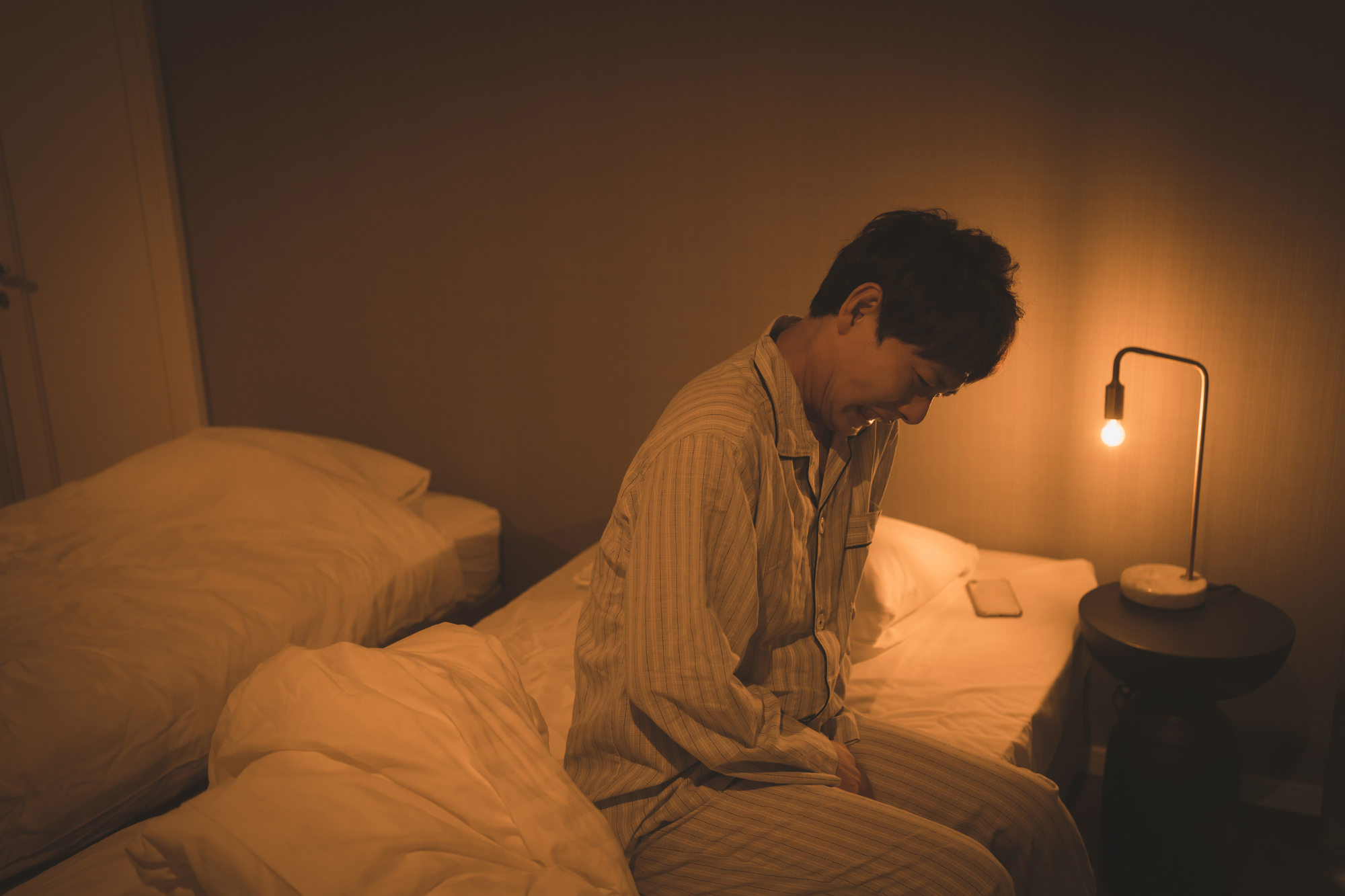 深夜にゴキブリを見失った！すぐにできる対策と退治する方法【プロにお任せも可能】