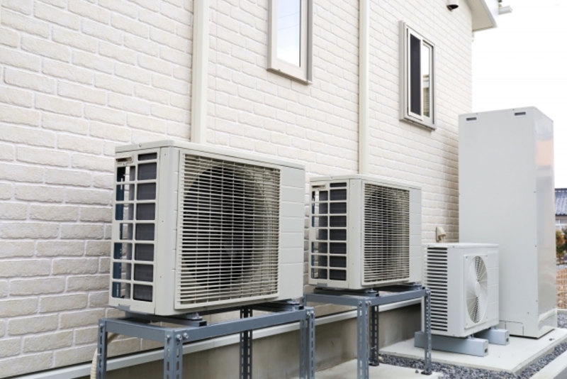 エアコン室外機が急にうるさくなったときの原因・対処法！【戸建て・賃貸・店舗対応】