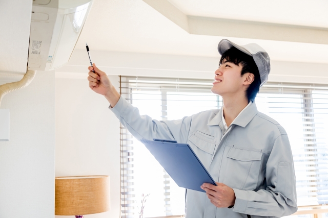 エアコンが点滅して途中で止まる現象が解消されない時は業者へ