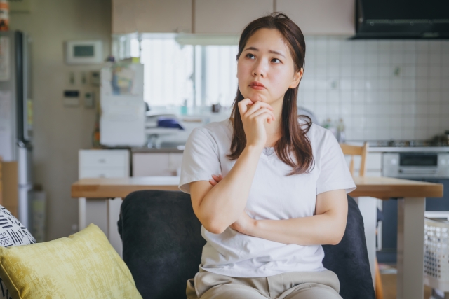 ハウスメーカーと専門業者のどちらに依頼すべきか