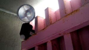 センサーライト取り付けはどこに頼む？設置工事のおすすめ依頼先を徹底検証