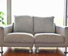 おすすめの買取業者に売却予定のソファ