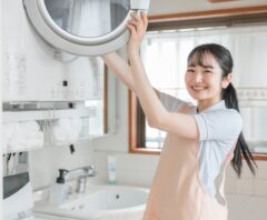 口コミを調べている洗濯機のまじんのスタッフ