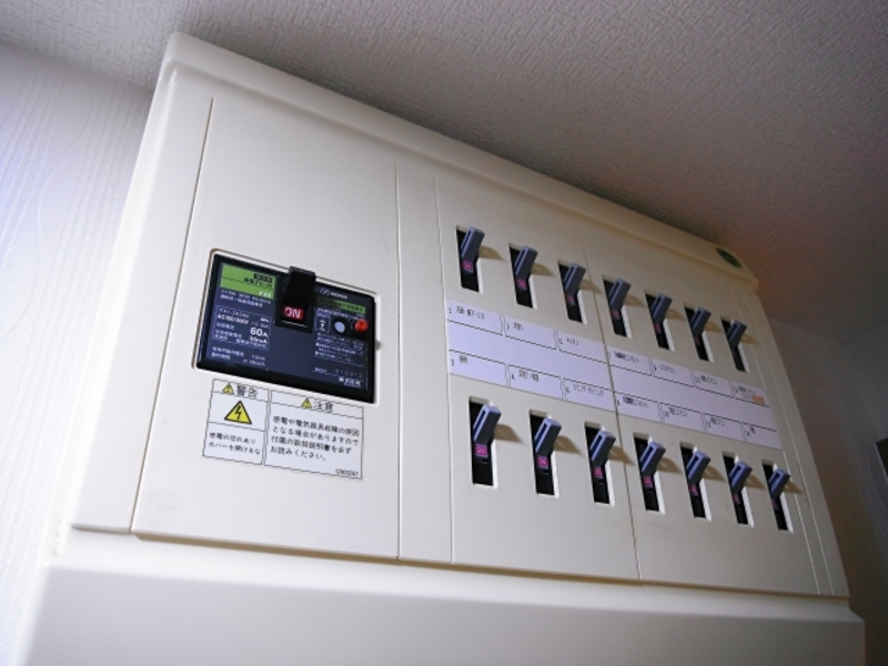 ブレーカー（分電盤）に空きがないときの対処法！【増設・交換の基準と注意点】