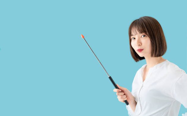 エレクトーンの買取についておすすめ業者を元に解説する女性