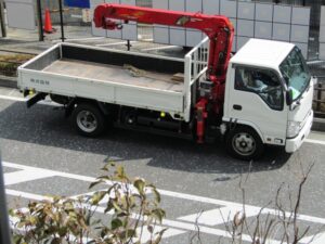 クレーン車　伐採