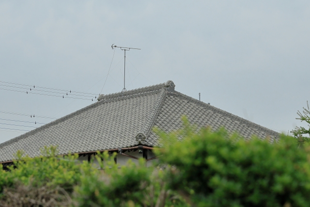 テレビアンテナが倒れた！主な原因【強風以外も注意】