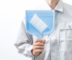 評判・口コミを調べているナックダスキンのスタッフ