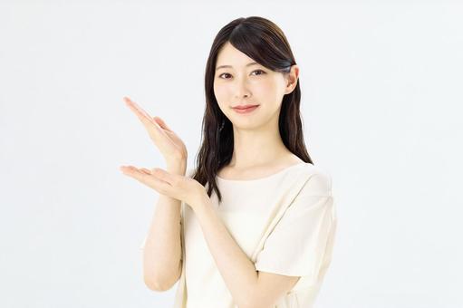 着物帯を売却する3つの方法を解説するおすすめ買取業者のスタッフ