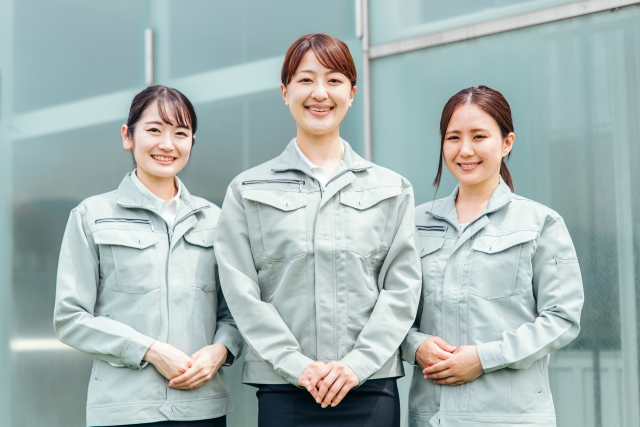 玄関灯・門灯の交換を専門業者に依頼するメリット【ホームセンターとの違い】