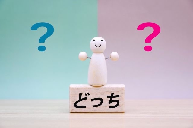エアコンクリーニングはメーカーと業者どっちに依頼するか悩んでいるイメージ