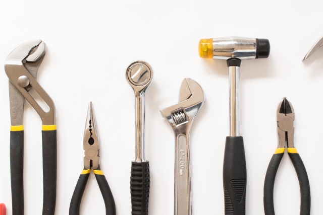 雨樋修理時のホームセンター活用法！修理依頼も可能？調達部品＆DIY工具も徹底解説