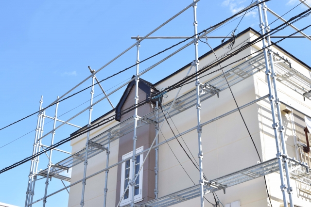 二階建ての足場費用は？総額相場や料金を安く抑えるコツを徹底解説！