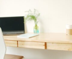 デスク・机のおすすめ買取業者3選!相場や業者選び・高価買取のコツも解説