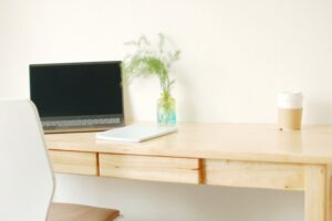 デスク・机のおすすめ買取業者3選！相場や業者選び・高価買取のコツも解説