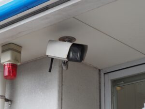 店舗の防犯カメラ設置ガイド！｜レジ周りはじめ配置ポイントや費用相場まで徹底解説