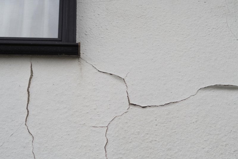サイディングのひび割れを放置