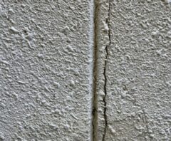 サイディングのひび割れ