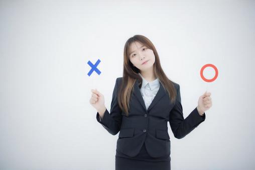 引っ越しで捨てるべきものか悩んでいる人