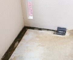 泥詰まりを掃除したベランダ・バルコニーの排水溝