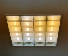 蛍光灯交換工事のおすすめ業者3選!全国対応の評判良好な業者を厳選