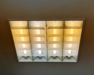 蛍光灯交換工事のおすすめ業者3選！全国対応の評判良好な業者を厳選