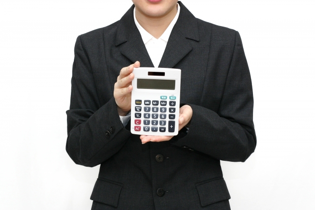 銀座の質屋・買取業者の相場について解説する人