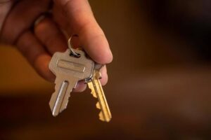 家の鍵を落として家バレしそうになった人