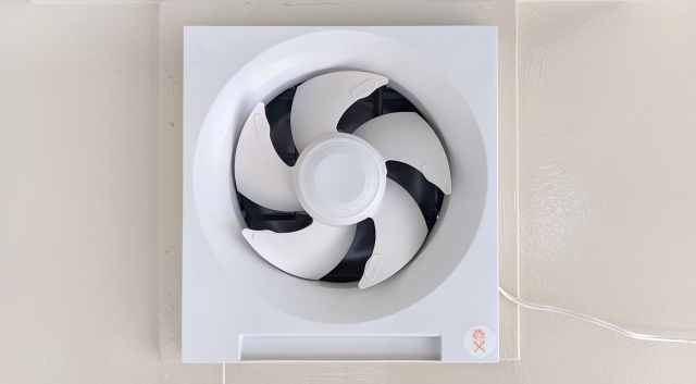 【換気扇掃除】重曹とセスキ炭酸ソーダどっちが効果的?使い方も徹底解説!