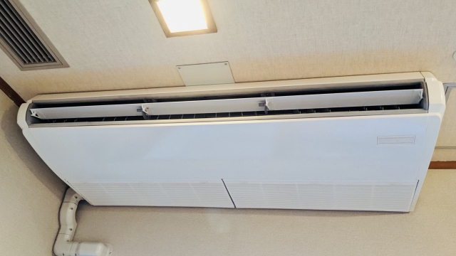 業務用エアコンから異音がする!キュルキュル音などの原因と正しい対処法