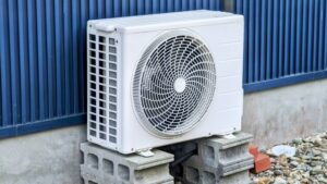 室外機がうるさいと言われた！原因と適切な対処法を解説