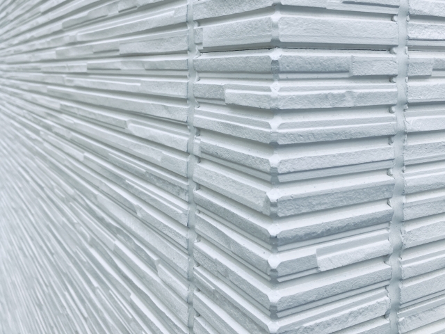 費用をかけて補修してキレイになった外壁