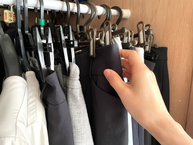 洋服の出張買取で高く売れる洋服・売れにくい洋服の特徴【おすすめ業者とあわせて確認】