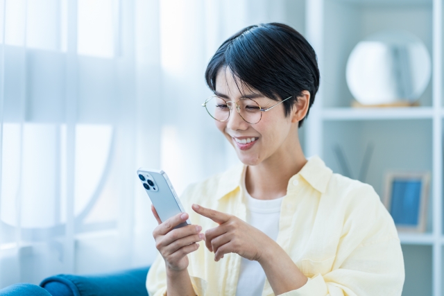 口コミ評判が高い鍵のかけつけ本舗を利用する女性