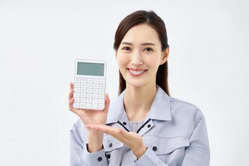 玄関引き戸の鍵交換を業者に依頼した際の費用を解説する事務員