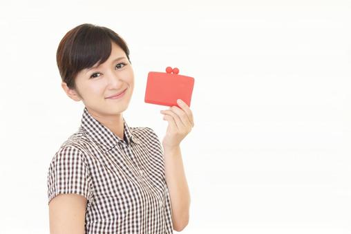 非売品は売っていいか査定に出したら売れて喜ぶ女性